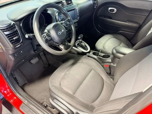 Used 2018 Kia Soul + FWD image 7