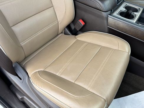 Used 2017 GMC Sierra 2500 Denali w/ Duramax Plus Package image 18