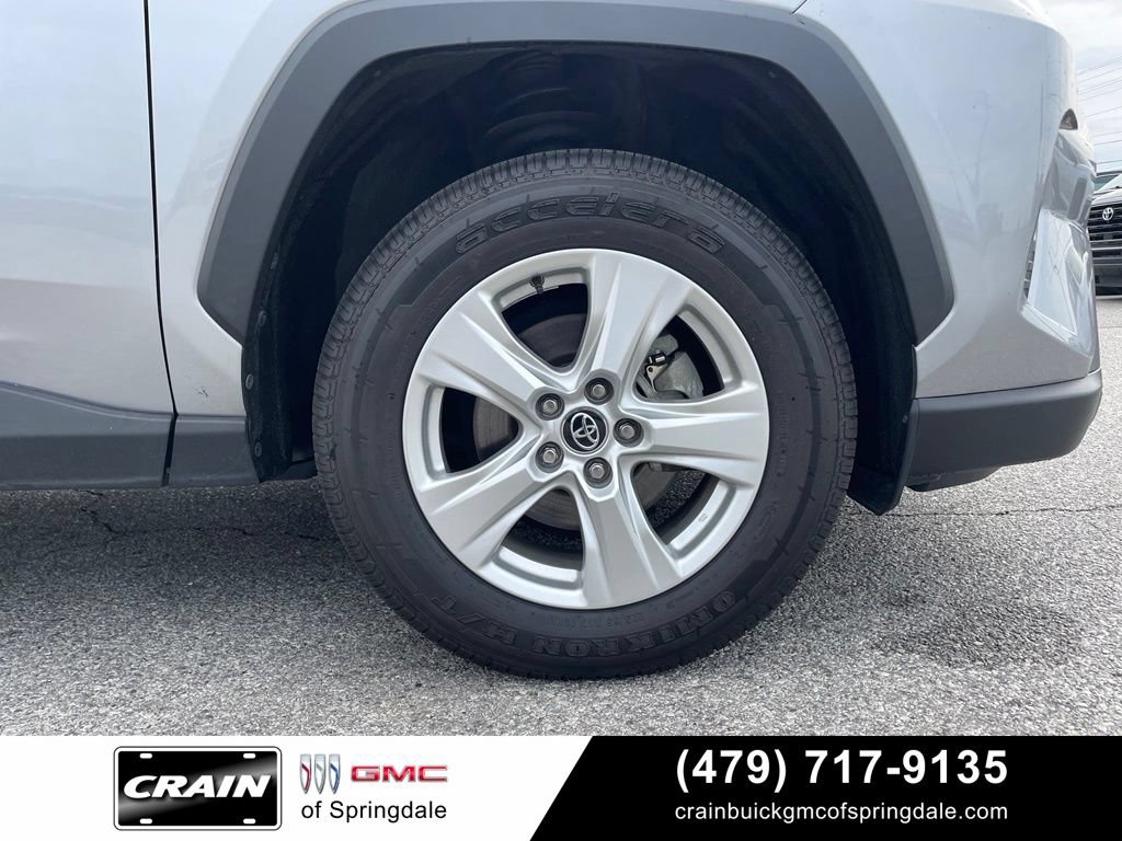 Used 2020 Toyota RAV4 XLE FWD image 31