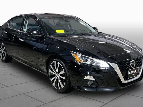 Used 2019 Nissan Altima 2.5 Platinum FWD image 3