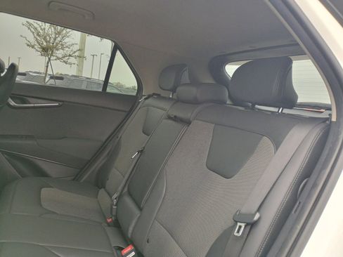 Used 2023 Kia Niro EX image 16