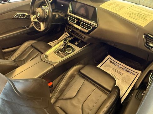 Used 2022 BMW Z4 sDrive30i w/ Premium Package image 11