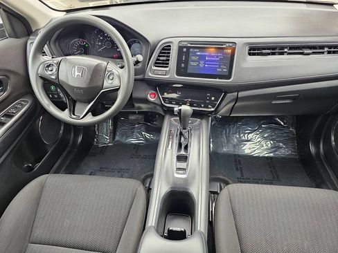 Used 2018 Honda HR-V EX image 17