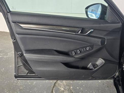 Used 2021 Honda Accord Sport image 11