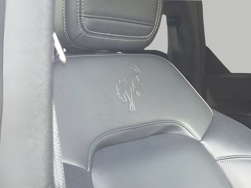Used 2025 Ford Bronco Badlands AWD/4WD image 12
