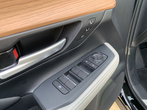 Used 2025 Toyota Grand Highlander AWD image 15