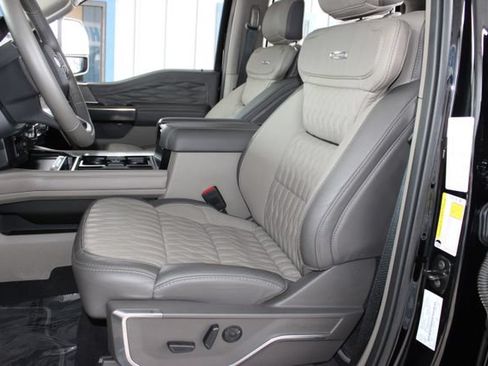 Used 2025 Ford F250 Platinum w/ Platinum Plus Package AWD/4WD image 27