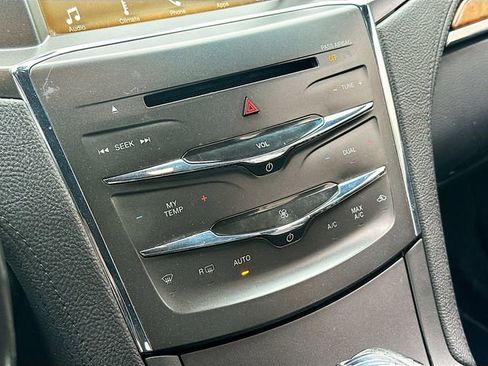 Used 2016 Lincoln MKS FWD image 16