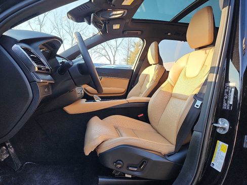 Certified 2023 Volvo XC90 B6 Ultimate image 13