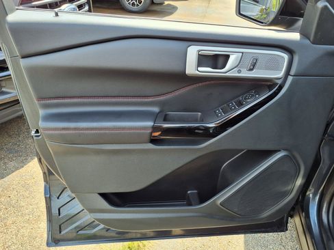 Used 2023 Ford Explorer ST-Line AWD/4WD image 15