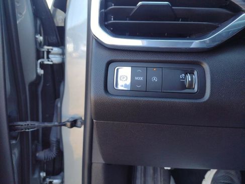 Used 2024 GMC Acadia Elevation image 16