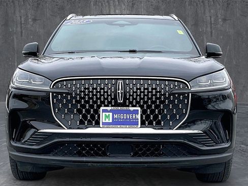 Used 2025 Lincoln Aviator Reserve w/ Illumination Package image 2