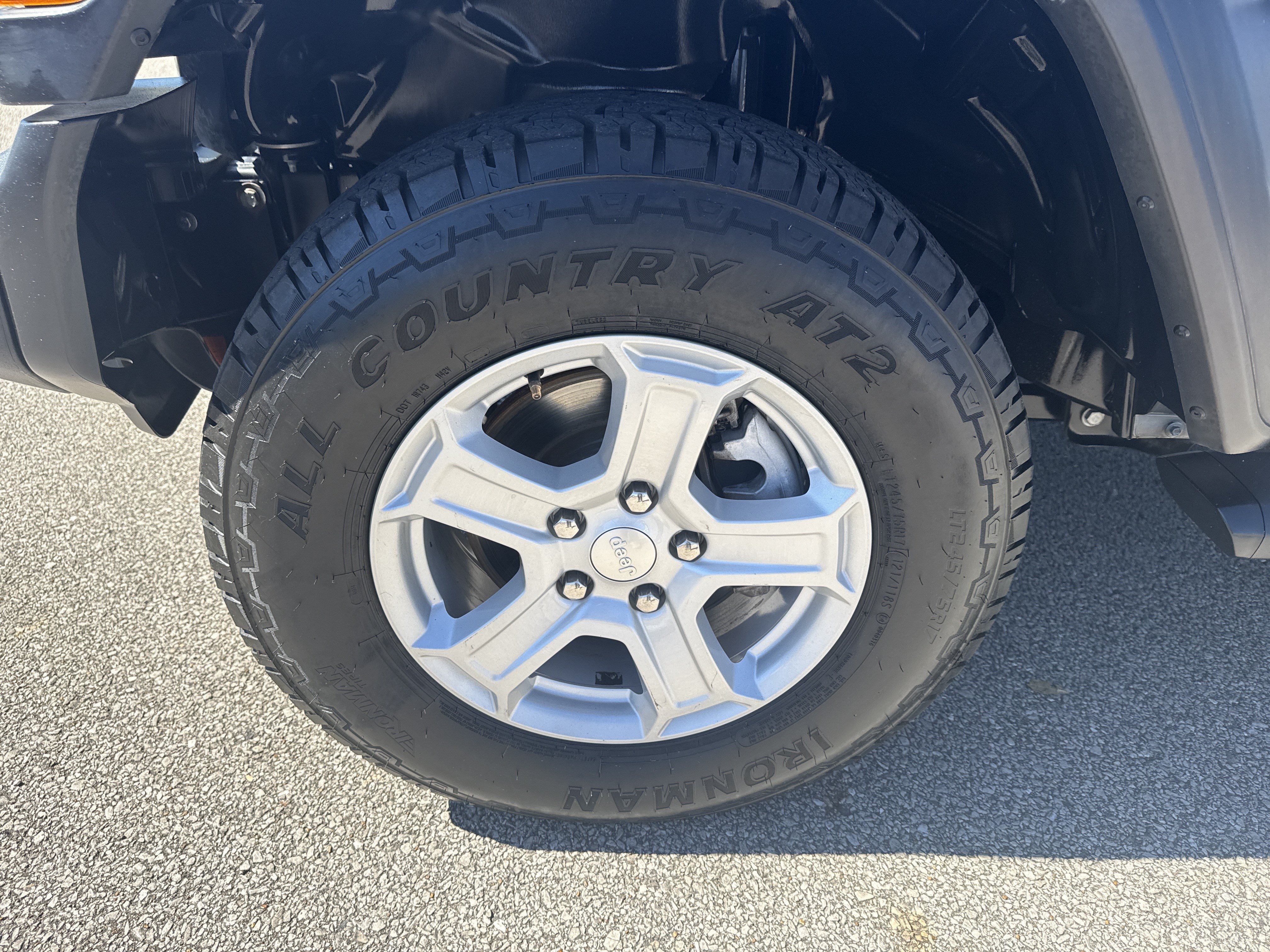 Used 2020 Jeep Wrangler Sport AWD/4WD image 11