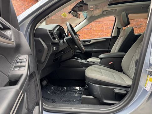 Certified 2022 Ford Escape SE w/ Cold Weather Package image 22