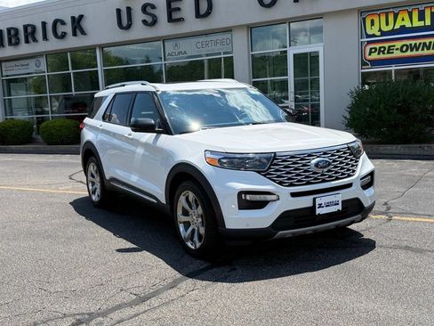 Used 2020 Ford Explorer Platinum w/ Premium Technology Package AWD/4WD image 2