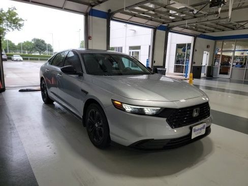 Used 2025 Honda Accord SE image 3
