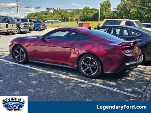 Used 2025 Ford Mustang Coupe RWD image 2