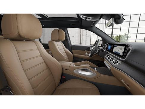 New 2026 Mercedes-Benz GLS 580 4MATIC image 4