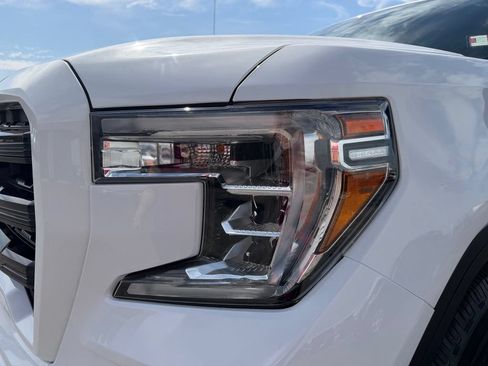 Used 2020 GMC Sierra 1500 Elevation w/ Elevation Value Package AWD/4WD image 9