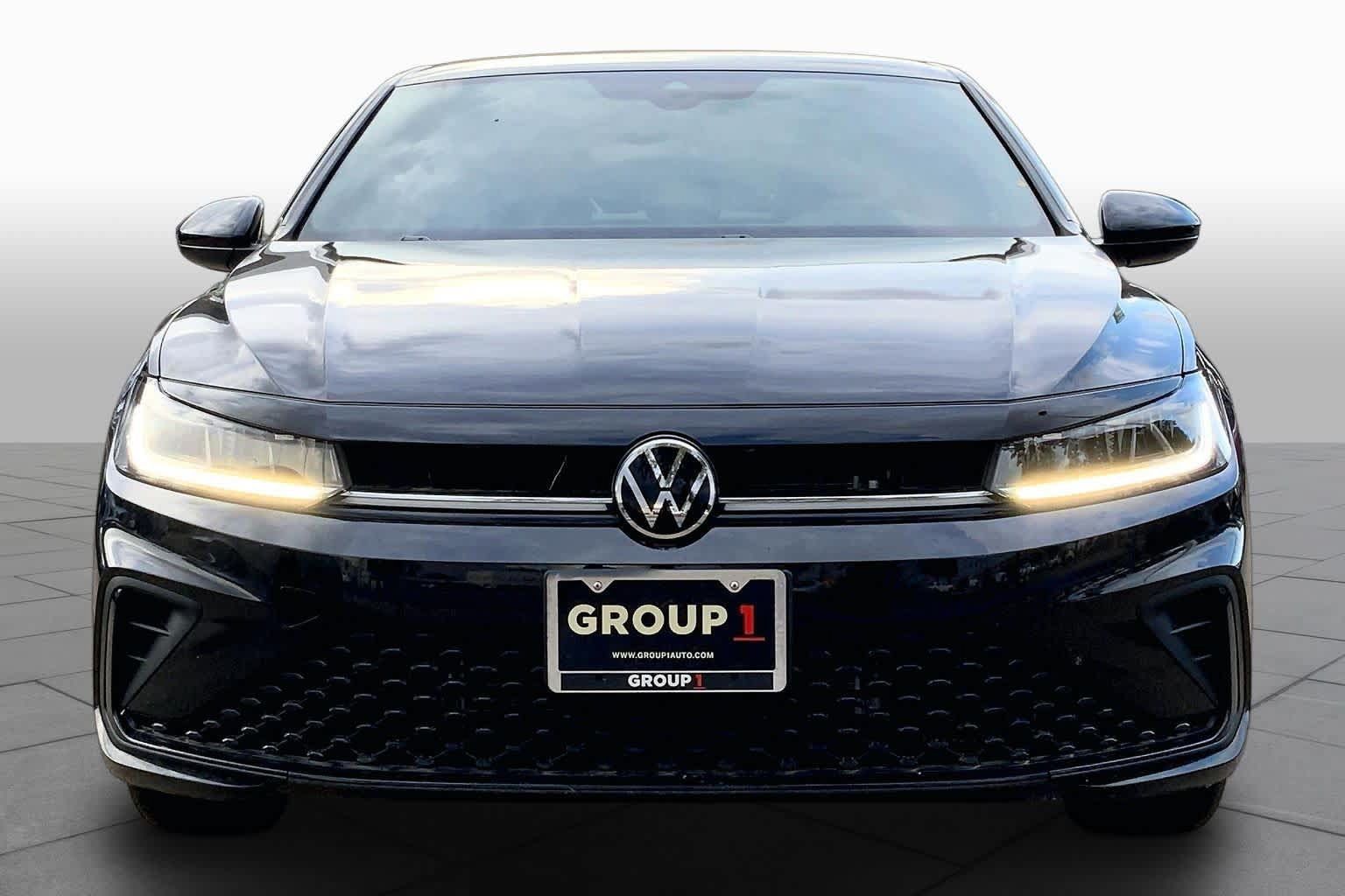 Used 2026 Volkswagen Jetta Sport FWD image 4