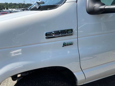 Used 2016 Ford E-350 and Econoline 350 Super Duty w/ Power Windows & Locks Group image 4