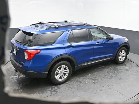 Used 2022 Ford Explorer XLT w/ Equipment Group 202A AWD/4WD image 34