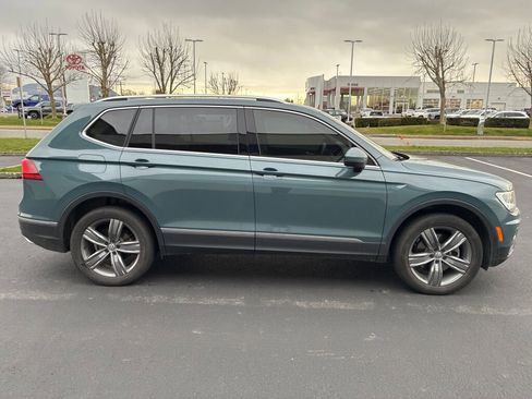 Used 2020 Volkswagen Tiguan SEL image 3