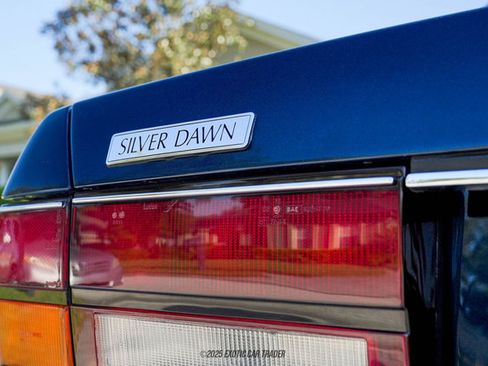 Used 1996 Rolls-Royce Silver Dawn RWD image 65