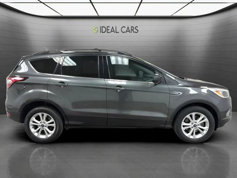 Used 2018 Ford Escape SE AWD/4WD image 4