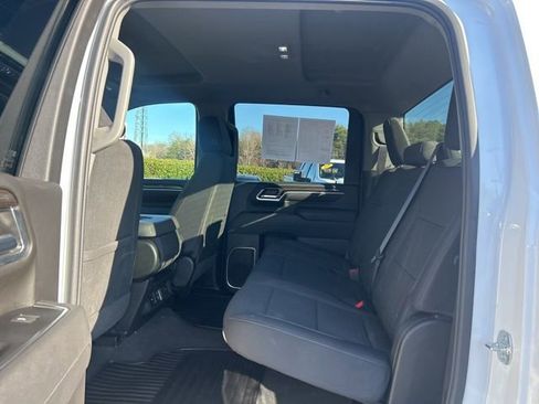 Used 2025 Chevrolet Silverado 2500 LT w/ Convenience Package image 16