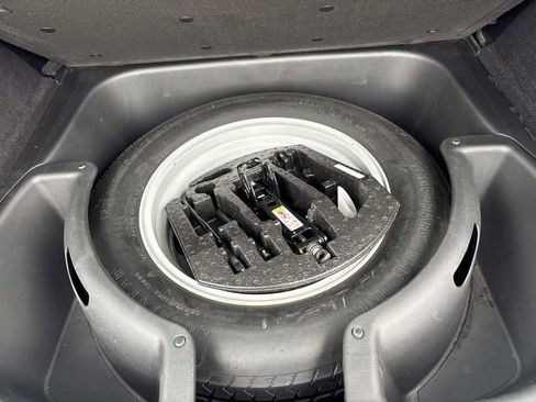 Used 2017 Jeep Grand Cherokee Limited w/ Luxury Group II image 12