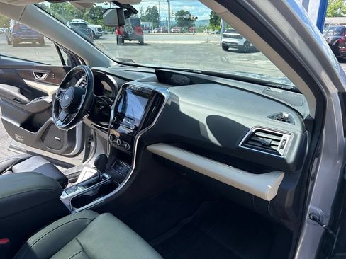 Used 2022 Subaru Ascent Touring AWD/4WD image 33