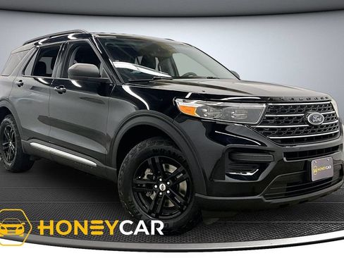 Used 2021 Ford Explorer XLT AWD/4WD image 1