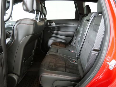 Used 2017 Jeep Grand Cherokee Trailhawk AWD/4WD image 17