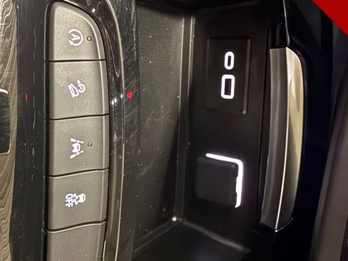 Used 2023 Buick Envision Essence image 22