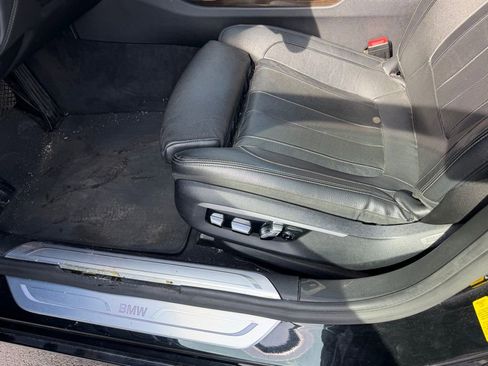 Used 2016 BMW 740i image 8