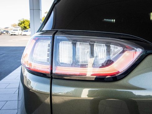 Used 2019 Jeep Cherokee Latitude Plus image 13