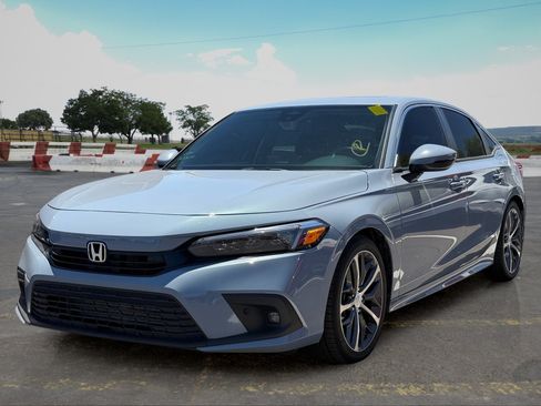 Used 2023 Honda Civic Touring image 4