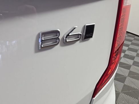 Certified 2023 Volvo XC90 B6 Plus AWD/4WD image 13