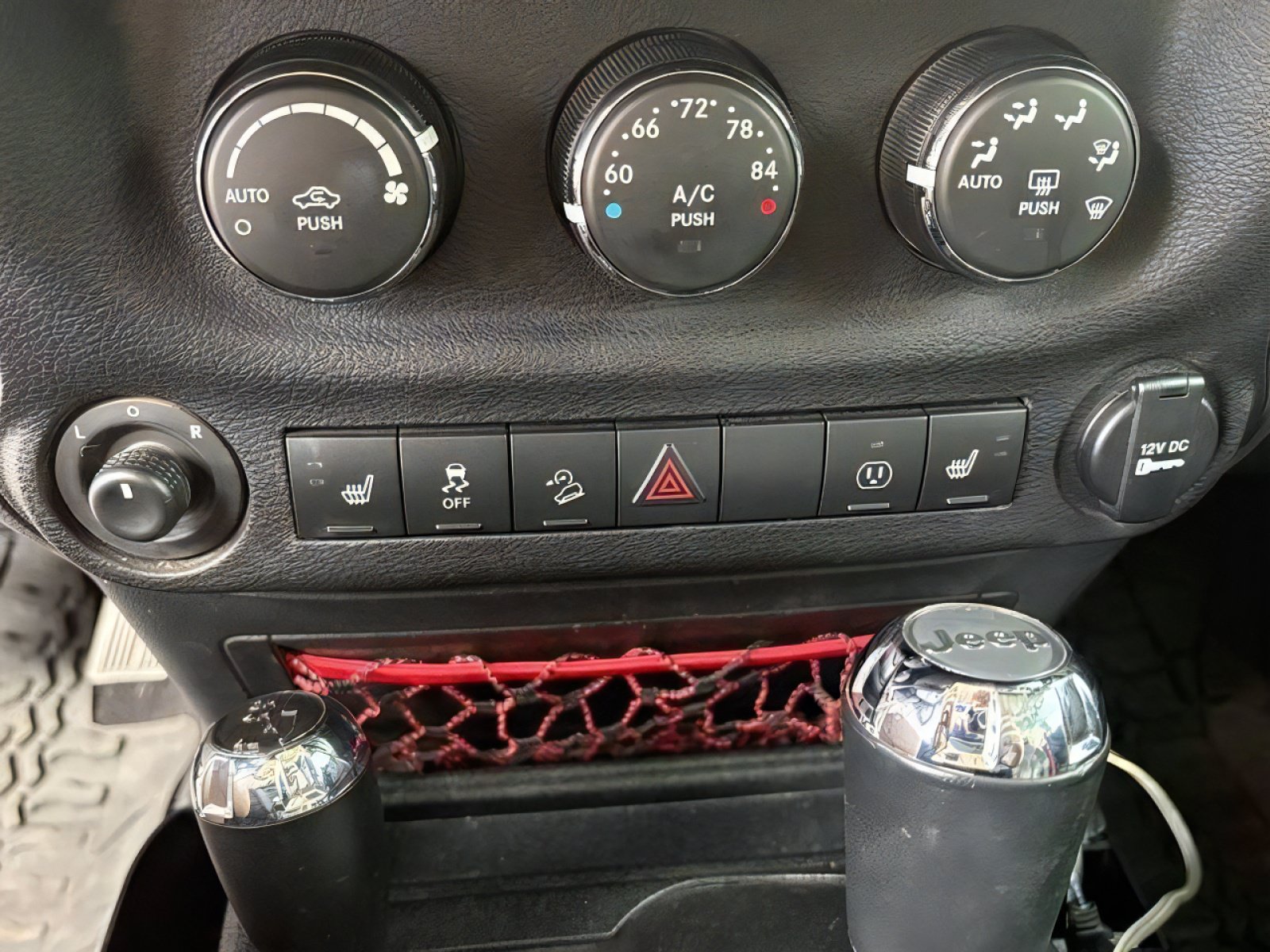 Used 2017 Jeep Wrangler Unlimited Rubicon AWD/4WD image 28