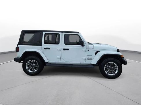 Used 2020 Jeep Wrangler Unlimited Sahara image 5