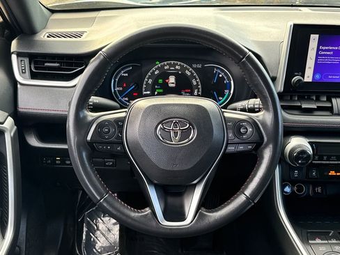 Used 2023 Toyota RAV4 SE image 14