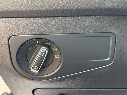 Certified 2022 Volkswagen Tiguan SE R-Line AWD/4WD image 22