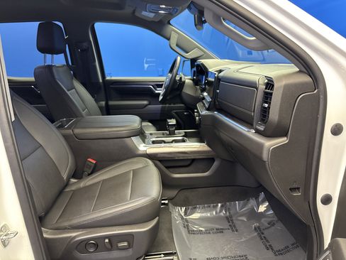 Used 2023 Chevrolet Silverado 1500 LTZ image 24
