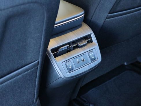 Used 2023 Nissan Ariya AWD image 26