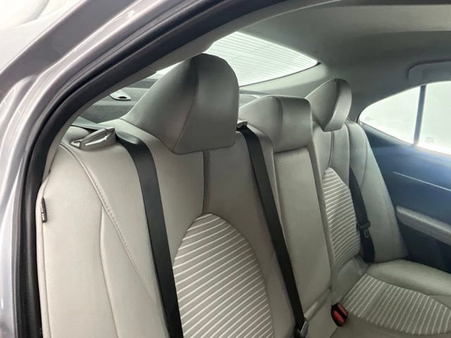 Used 2019 Toyota Camry SE FWD image 12