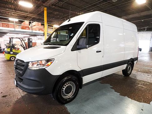 Used 2024 Mercedes-Benz Sprinter 2500 w/ Acoustic Package image 3
