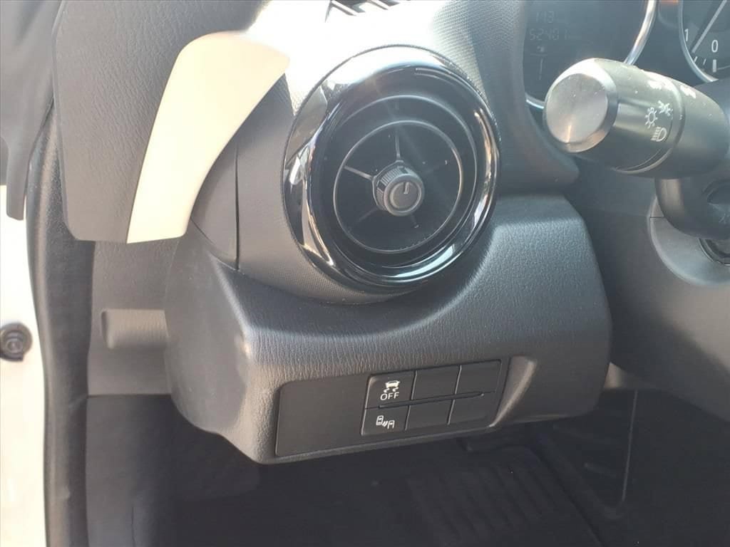 Used 2018 MAZDA MX-5 Miata Club RWD image 17
