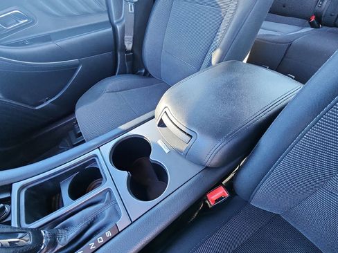 Used 2018 Ford Taurus SEL image 21