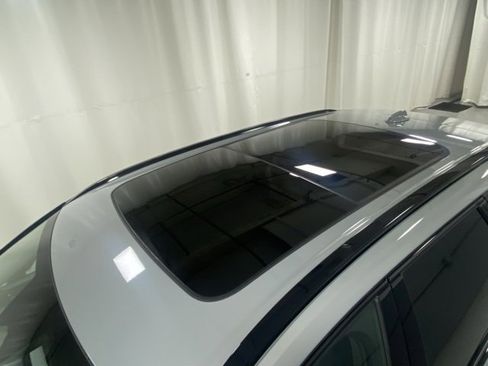 Certified 2025 Volvo XC60 B5 Plus image 6